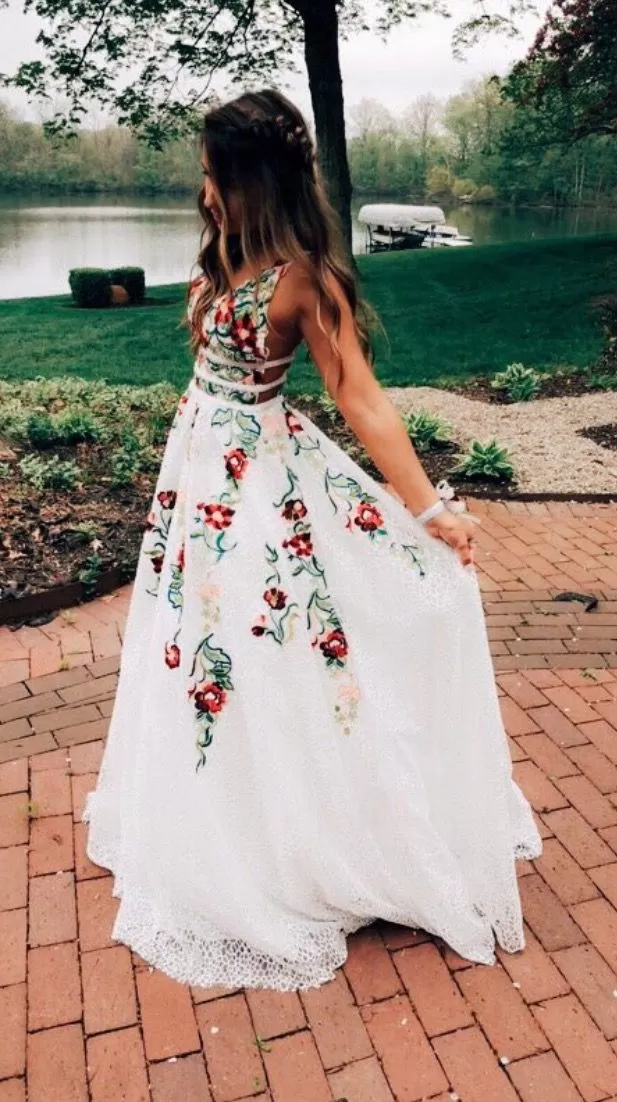 A Line Deep V Neck Backless Formal Party Prom Dress with Flowers Appliqued ER2111