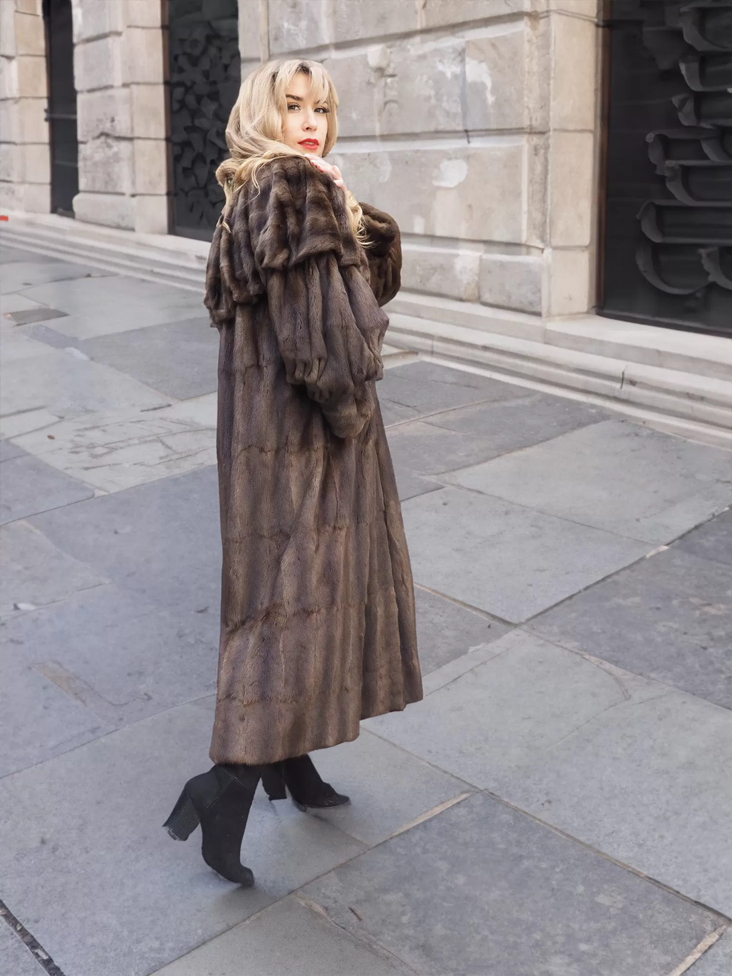 Luxurious Designer Russian Squirrel Fur Coat Coats By Giuliana Teso M/L 50 Long