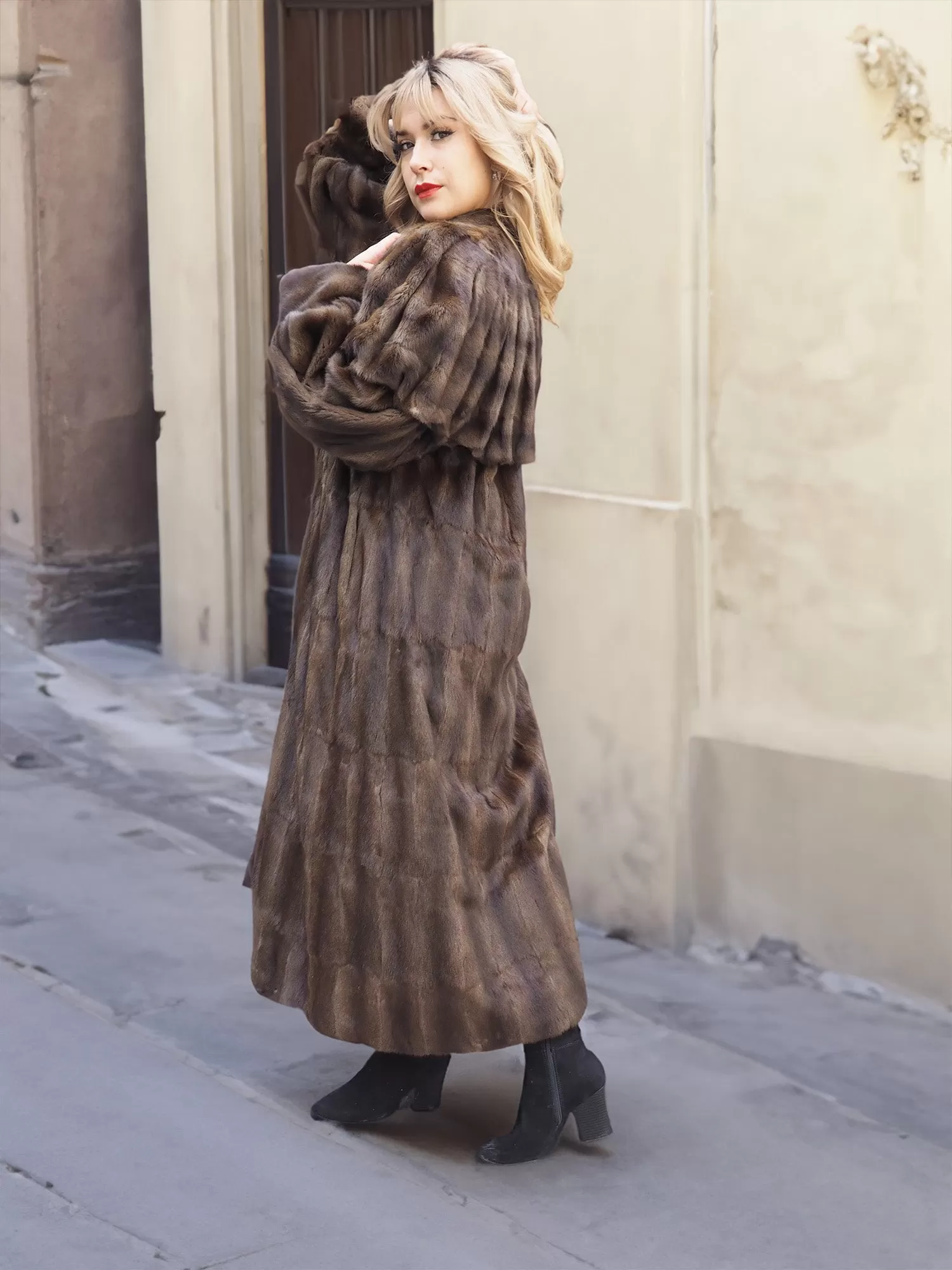 Luxurious Designer Russian Squirrel Fur Coat Coats By Giuliana Teso M/L 50 Long