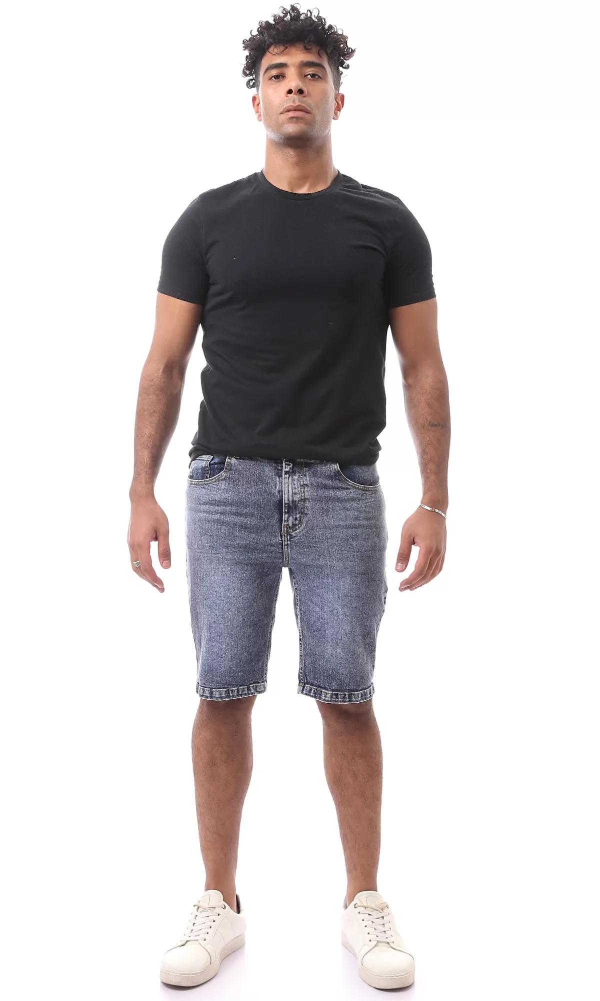 O165561 Men Shorts