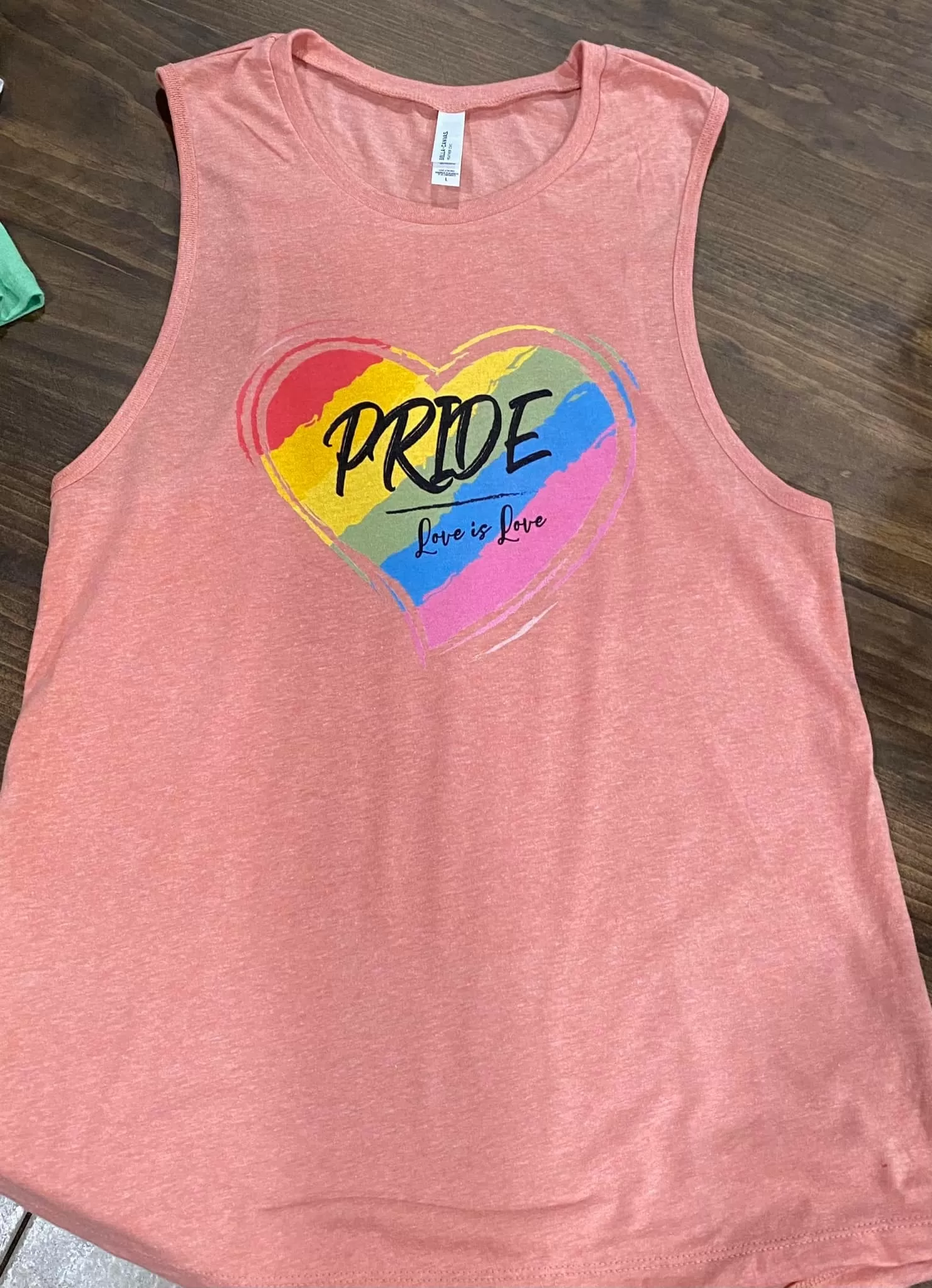 Pride Tank - love is love - DTG