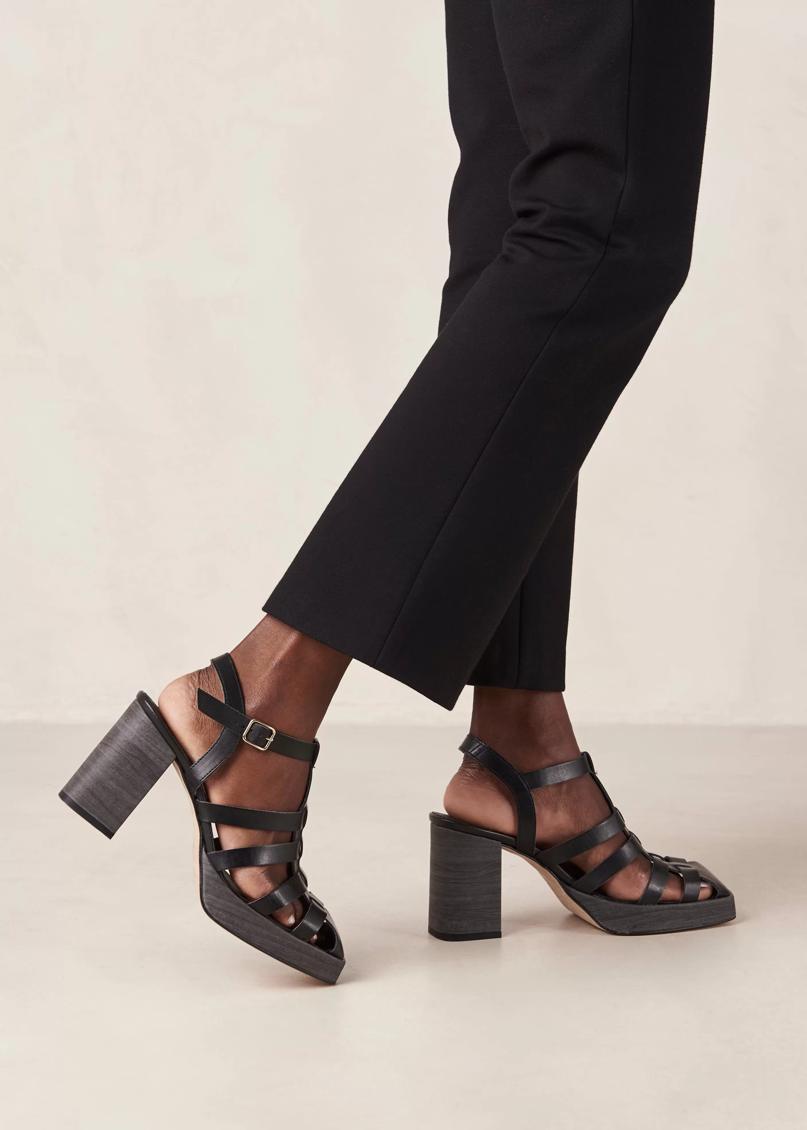 Rollers Black Sandals