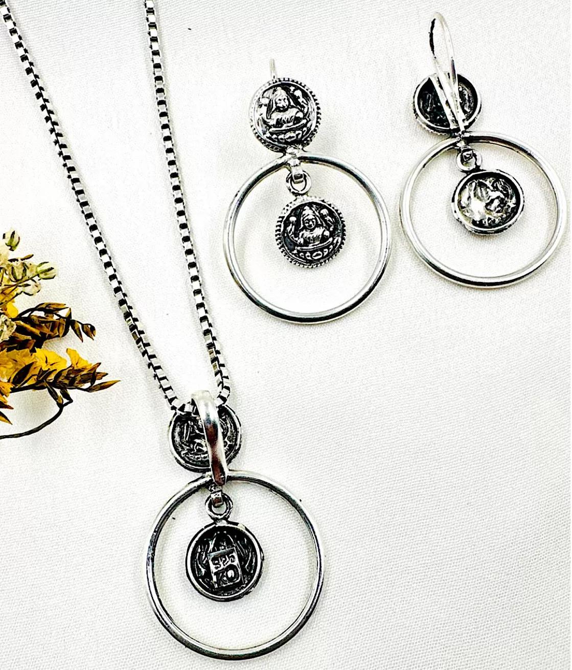 The Silver Lakshmi Pendant Set (Hook)